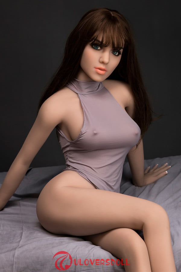Khloe : Small face and small breasts are really cheap sex doll 148cm