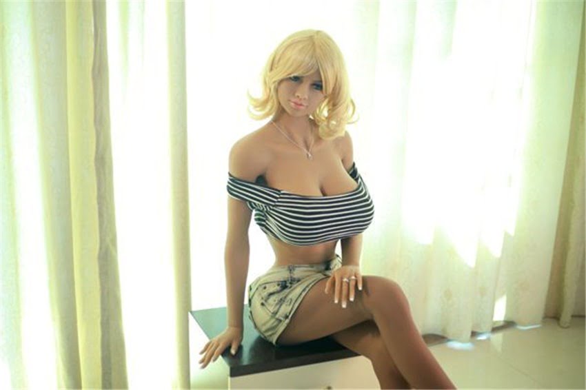 Hafsia Herzi sex doll
