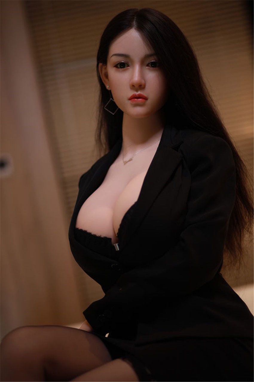 C cup sex doll