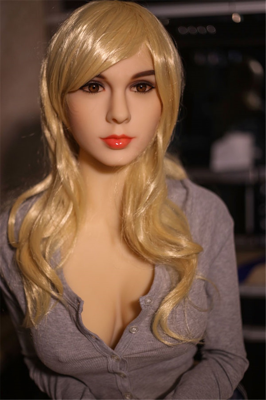 girl with sex doll