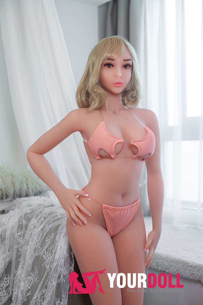 Love doll with big butt